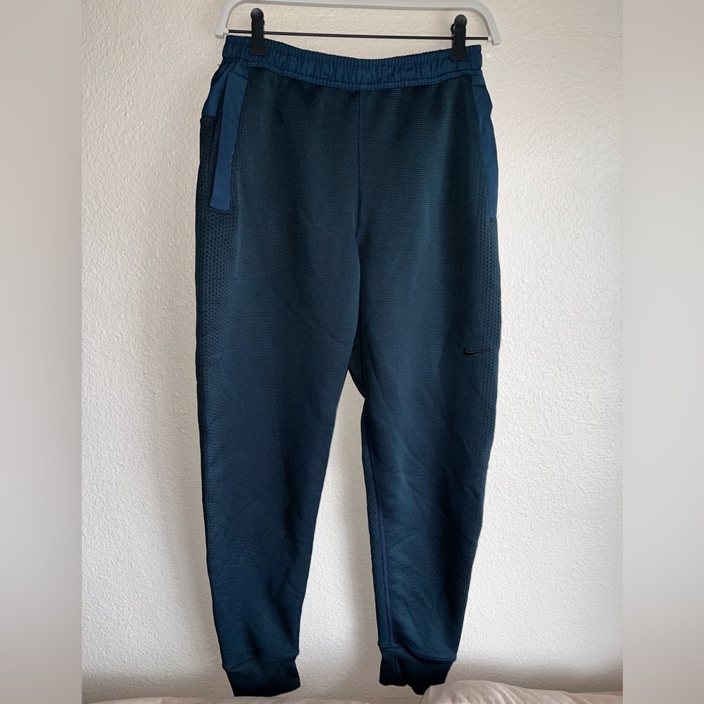 NWOT Nike Axis Performance Fleece Jogger Sweatpants Mens Small Navy ADV A.P.S